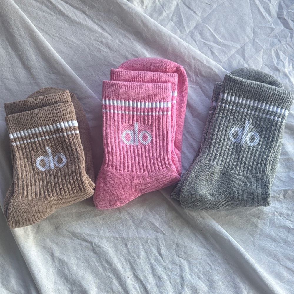 Alo yoga unisex throwback half crew socks 3 pack